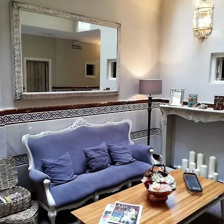 Le Petit Paris 2* إشبيلية