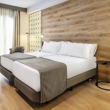 Отель Catalonia Santa Justa 4*