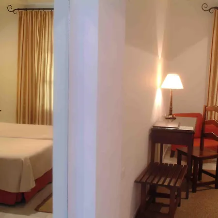 Simon Hotel *