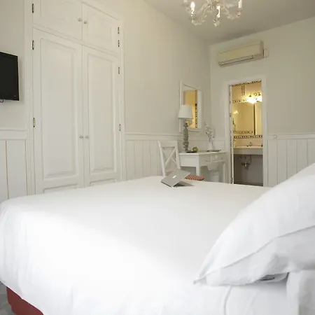 Basic Puerta De Hotel