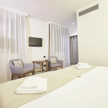 U-sense Centro 3* 세비야