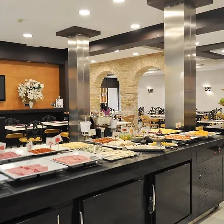 サン ヒル ホテル 4*