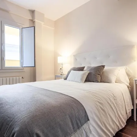 Apartment San Vicente -oasis De Paz En El Corazon De 3 Hab - 2 Banos Wifi Ac Seville