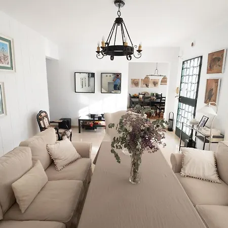 Agradable Con Piscina Vakantiehuis