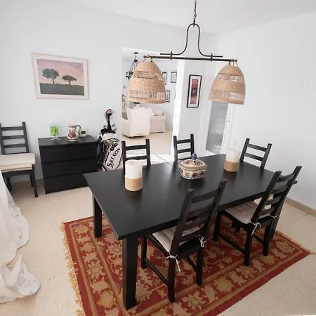 Agradable Con Piscina Vakantiehuis