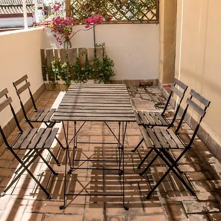 Black Swan The Penthouse Guest house Seville