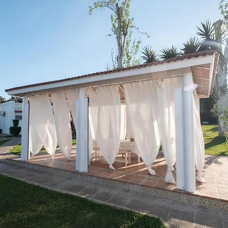 Agradable Con Piscina Vakantiehuis *