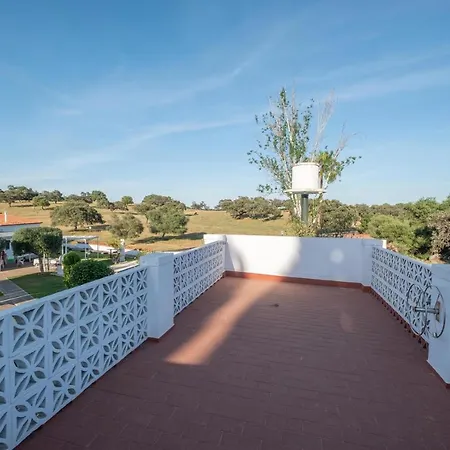 Agradable Con Piscina Vakantiehuis