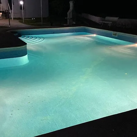 Agradable Con Piscina