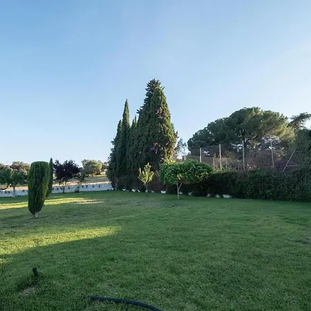 Agradable Con Piscina Vakantiehuis *