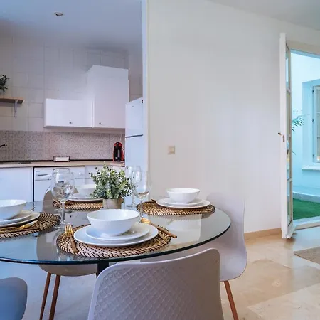 Lirio - Private Parking Included Seville
