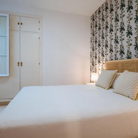 Lirio - Private Parking Included Seville