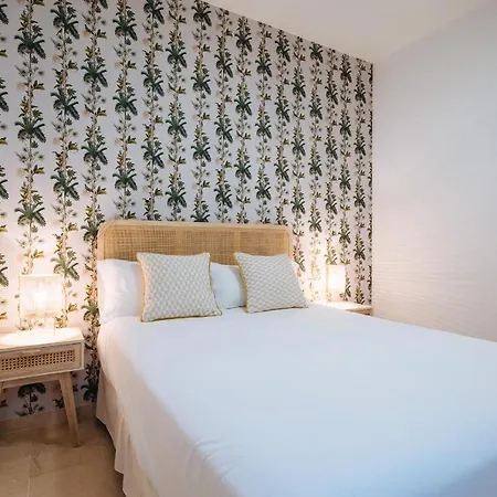 Lirio - Private Parking Included Apartment *