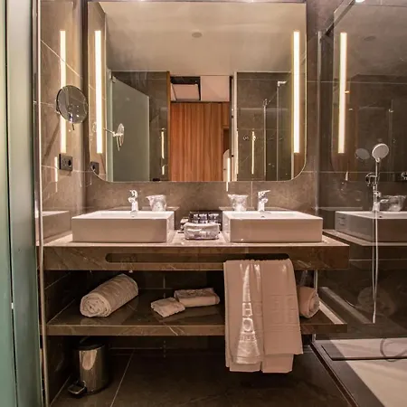 Giralda Center Otel