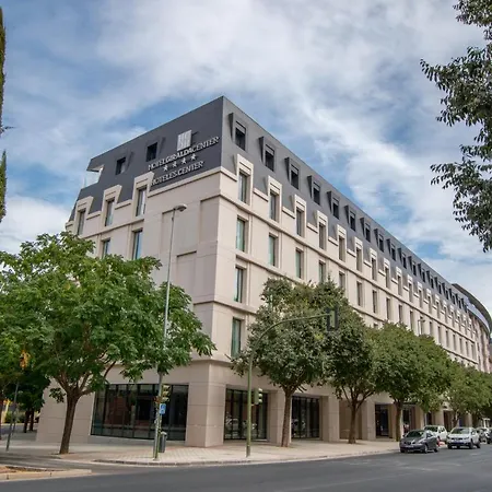 Giralda Center Otel 4*
