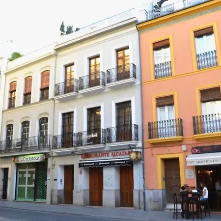 Homeyseville-penthouse Cathedral Tomas De Ibarra St 6 Pax, Parking Optional *