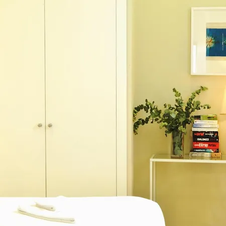 Homeyseville-penthouse Cathedral Tomas De Ibarra St 6 Pax, Parking Optional Apartment *