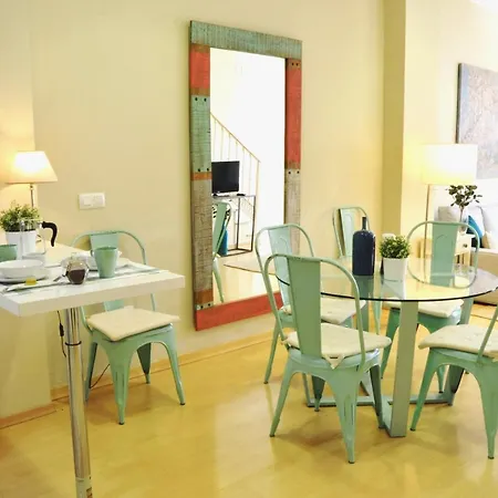 Homeyseville-penthouse Cathedral Tomas De Ibarra St 6 Pax, Parking Optional Apartment