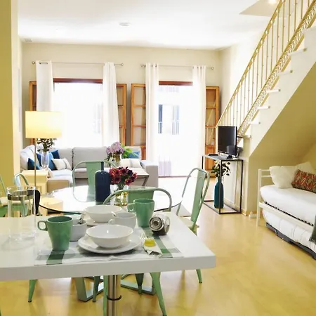 Homeyseville-penthouse Cathedral Tomas De Ibarra St 6 Pax, Parking Optional Apartment *