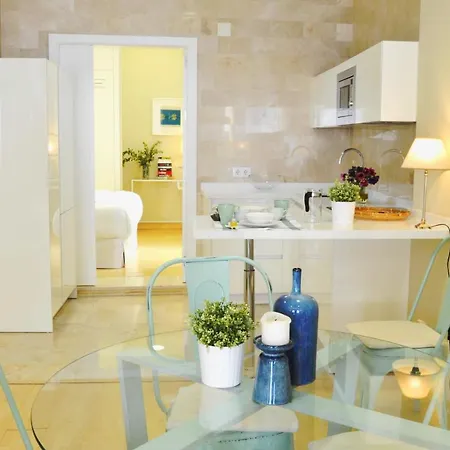 Apartment Homeyseville-penthouse Cathedral Tomas De Ibarra St 6 Pax, Parking Optional *