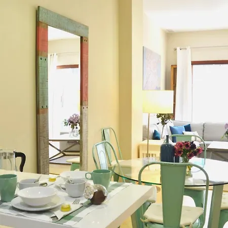 Homeyseville-penthouse Cathedral Tomas De Ibarra St 6 Pax, Parking Optional *