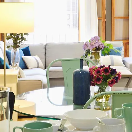 Homeyseville-penthouse Cathedral Tomas De Ibarra St 6 Pax, Parking Optional Apartment *