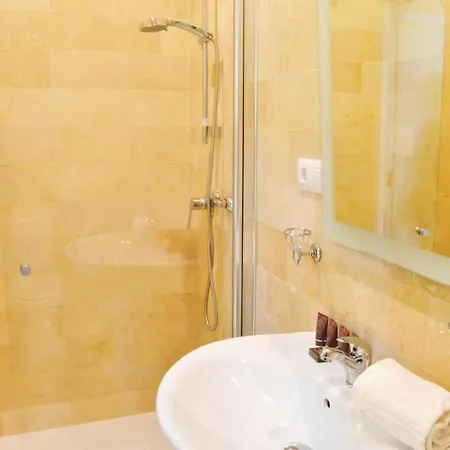 Apartment Homeyseville-penthouse Cathedral Tomas De Ibarra St 6 Pax, Parking Optional Seville