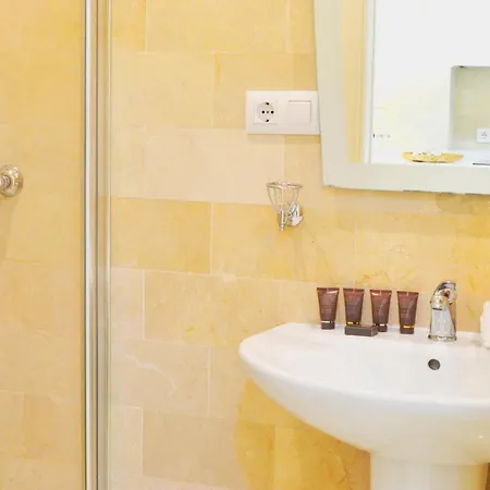 Homeyseville-penthouse Cathedral Tomas De Ibarra St 6 Pax, Parking Optional Seville
