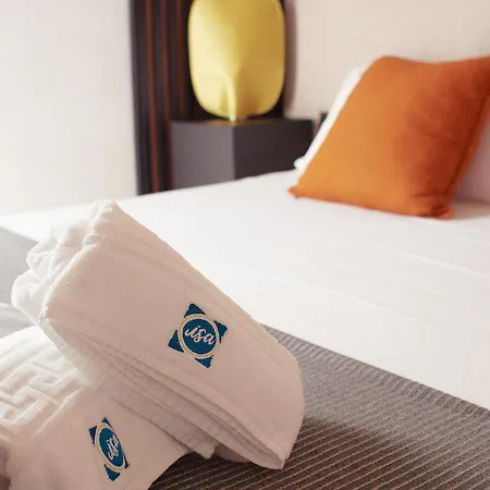 Hotel Isa