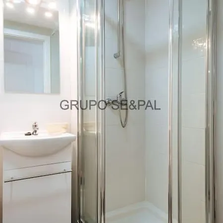 Cizq 2 Bedroom Center Cathedral And Alcazar Apartment