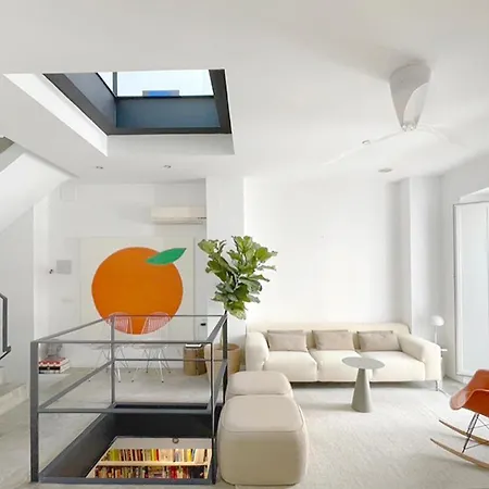Alameda Modern Art House With Outdoor Jacuzzi In Roof Holiday home