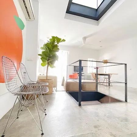 Alameda Modern Art House With Outdoor Jacuzzi In Roof Holiday home *