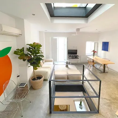Alameda Modern Art House With Outdoor Jacuzzi In Roof Holiday home *