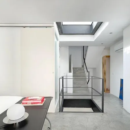 Alameda Modern Art House With Outdoor Jacuzzi In Roof Holiday home *