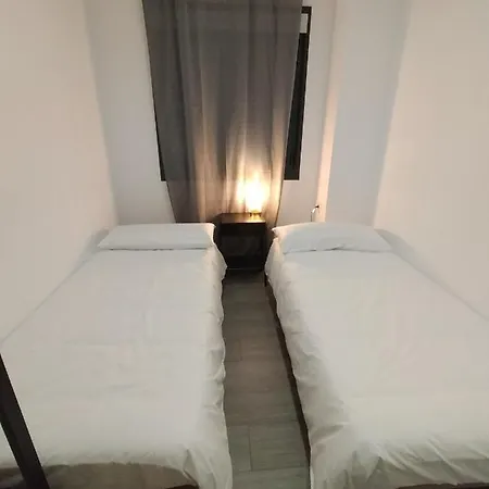 A Estrenar Centro, Trastamara 19 *
