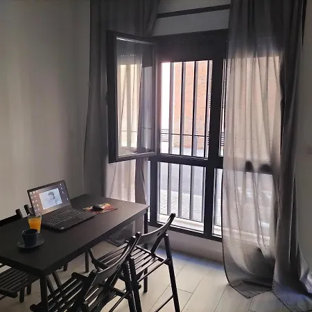 A Estrenar Centro, Trastamara 19 * Seville