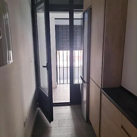 A Estrenar Centro, Trastamara 19 * Seville