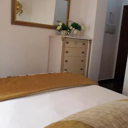 Guest house Noches De Triana Seville