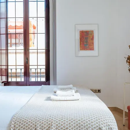 Apartment Homeyseville-amazing Penthouse Giralda Views 8 Pax, Parking Optional Seville