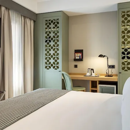Отель Catalonia Santa Justa 4*
