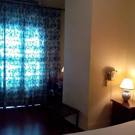 Simon Hotel *