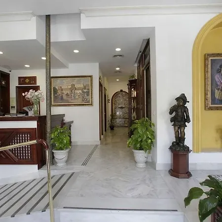 Hotel Basic Puerta De Sevilla