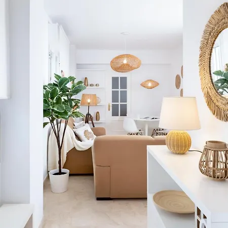 Magno Apartments Alfareria - Private Parking Included Apartment