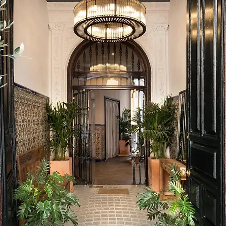The Honest & Otel Sevilla