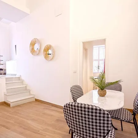Apartament Genteel Pajaritos 17