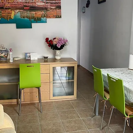 Apartament Cosy With Shared Balcony Sewilla