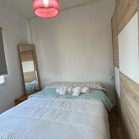 Apartament Cosy With Shared Balcony *