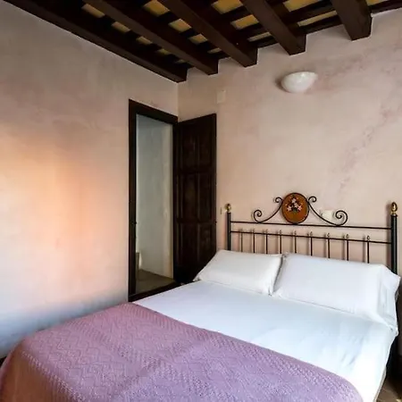 Historic House In The Center Seville