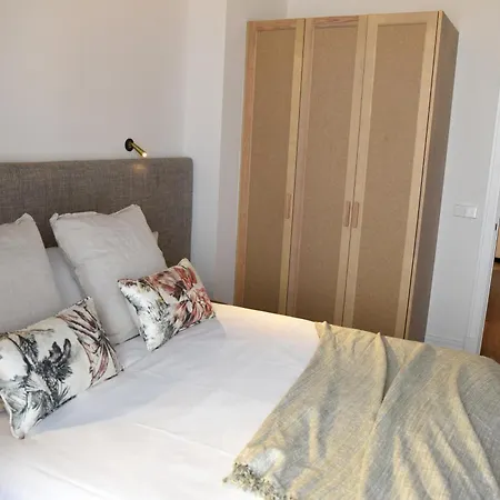 Otel The Honest & Sevilla