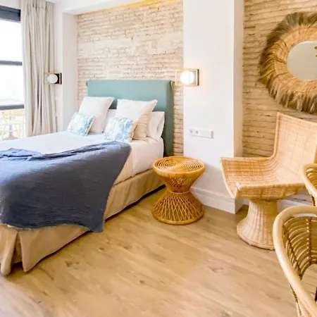 Otel The Honest & Sevilla